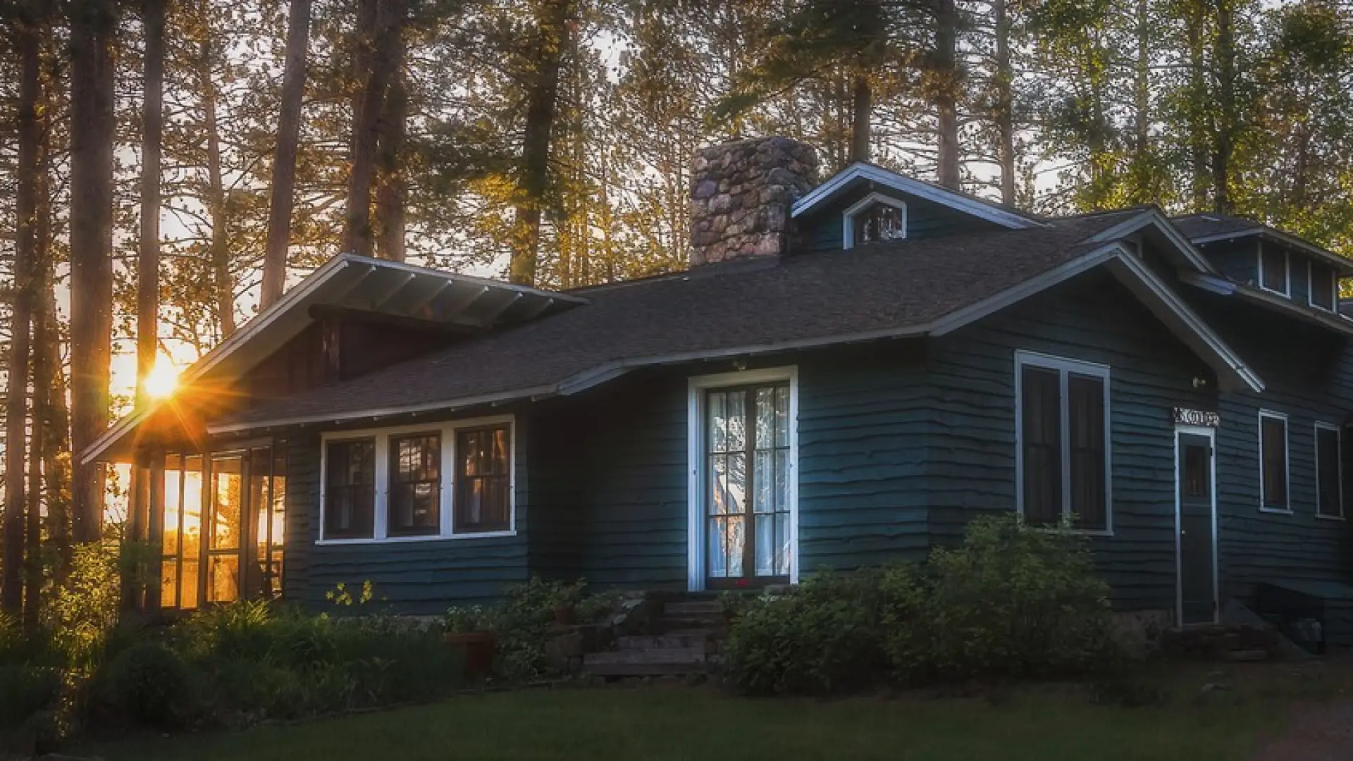 A Green building and white trim of Mrs Coolidge