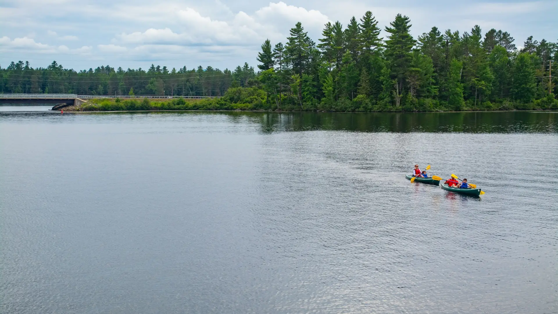 2 kayakers on lake 