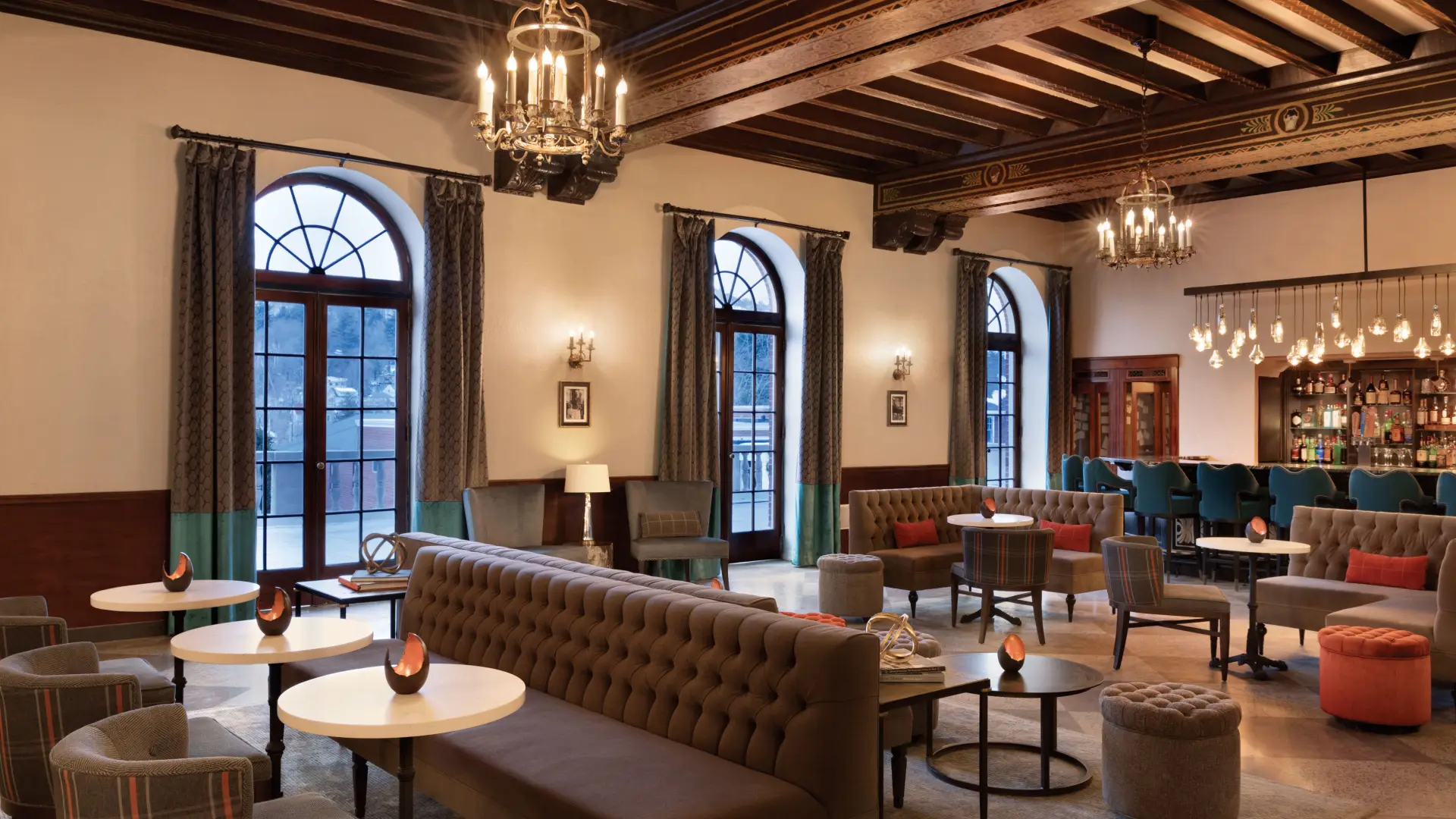 Hotel Saranac's relaxing great hall