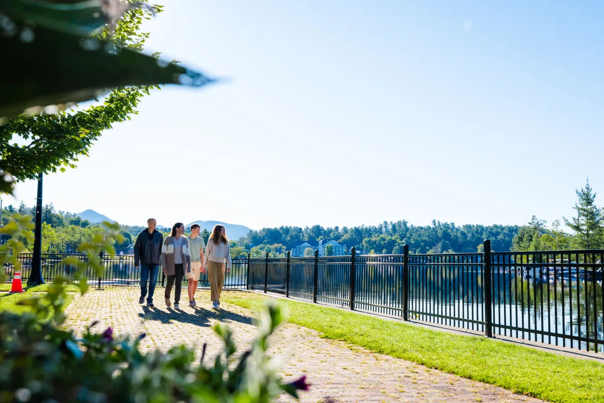 A nature walk through Riverside Park.