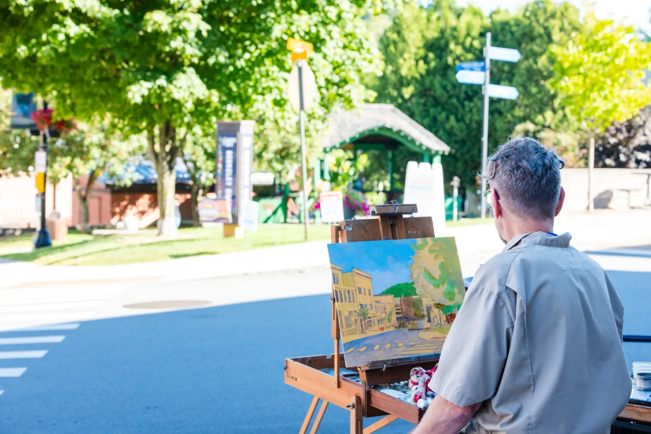 An artist at the Plein Air Festival.