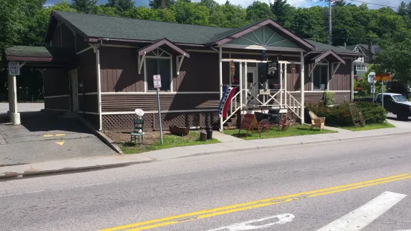 The exterior of the Bear Stump Antiques.
