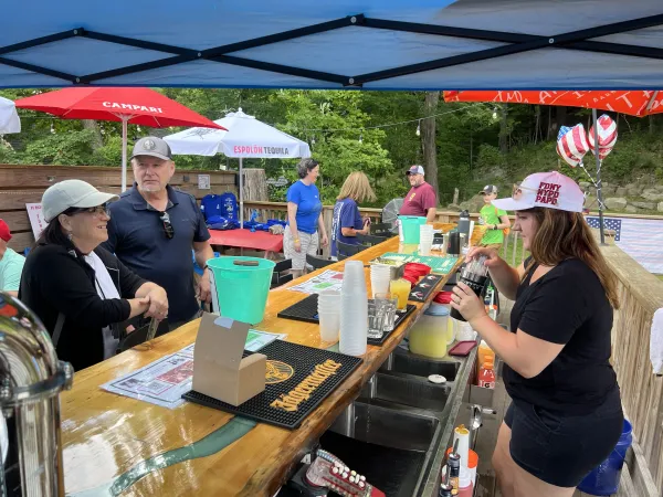 patio bartending